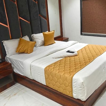 Hotel Palms Residency, Chembur Mumbai Bagian luar foto