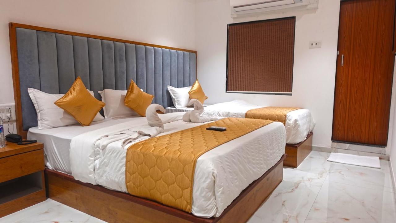 Hotel Palms Residency, Chembur Mumbai Bagian luar foto