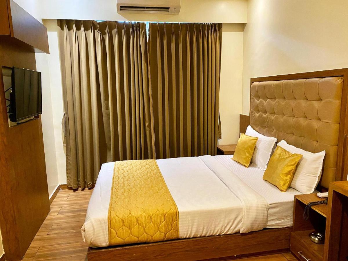 Hotel Palms Residency, Chembur Mumbai Bagian luar foto