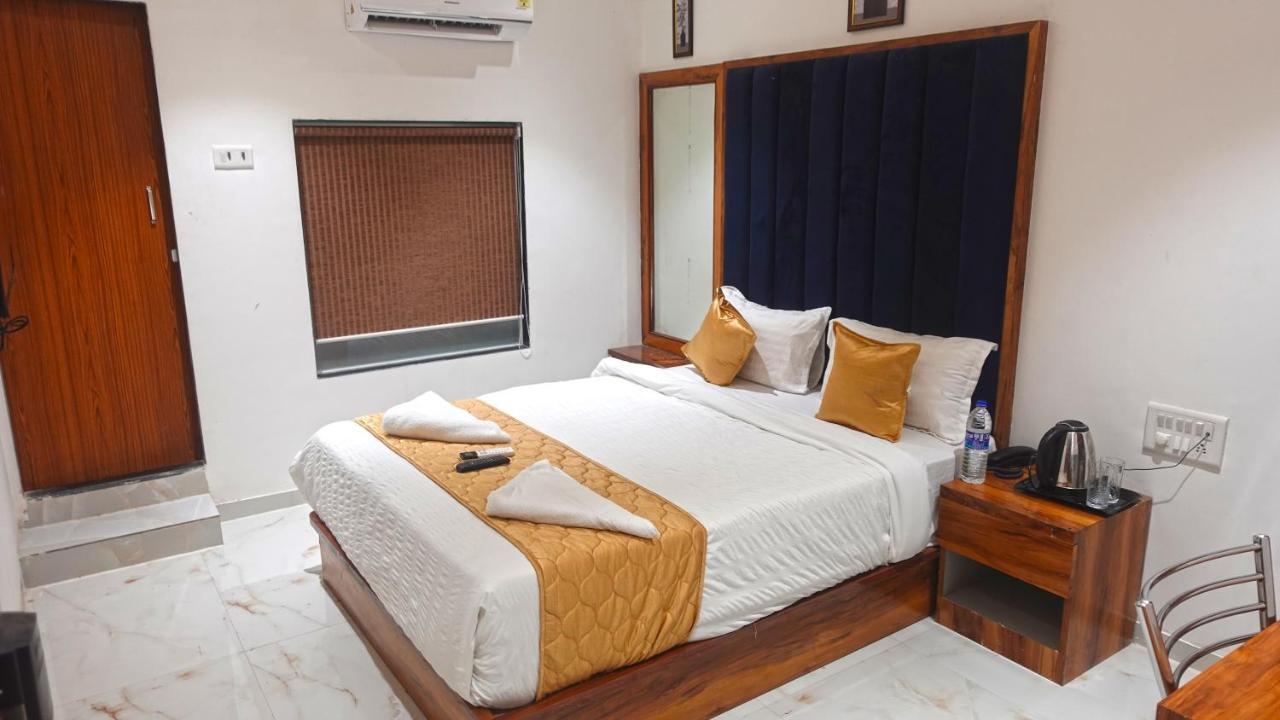 Hotel Palms Residency, Chembur Mumbai Bagian luar foto