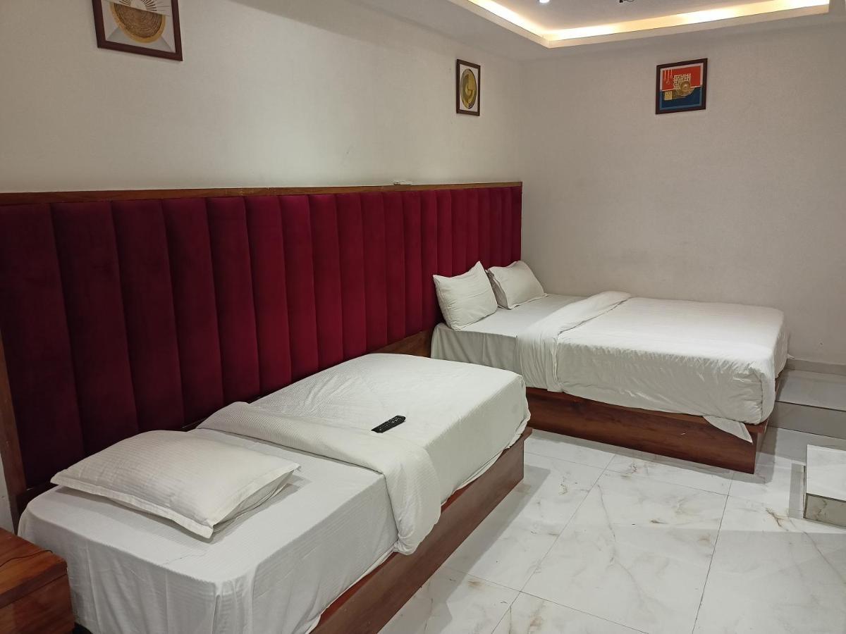 Hotel Palms Residency, Chembur Mumbai Bagian luar foto