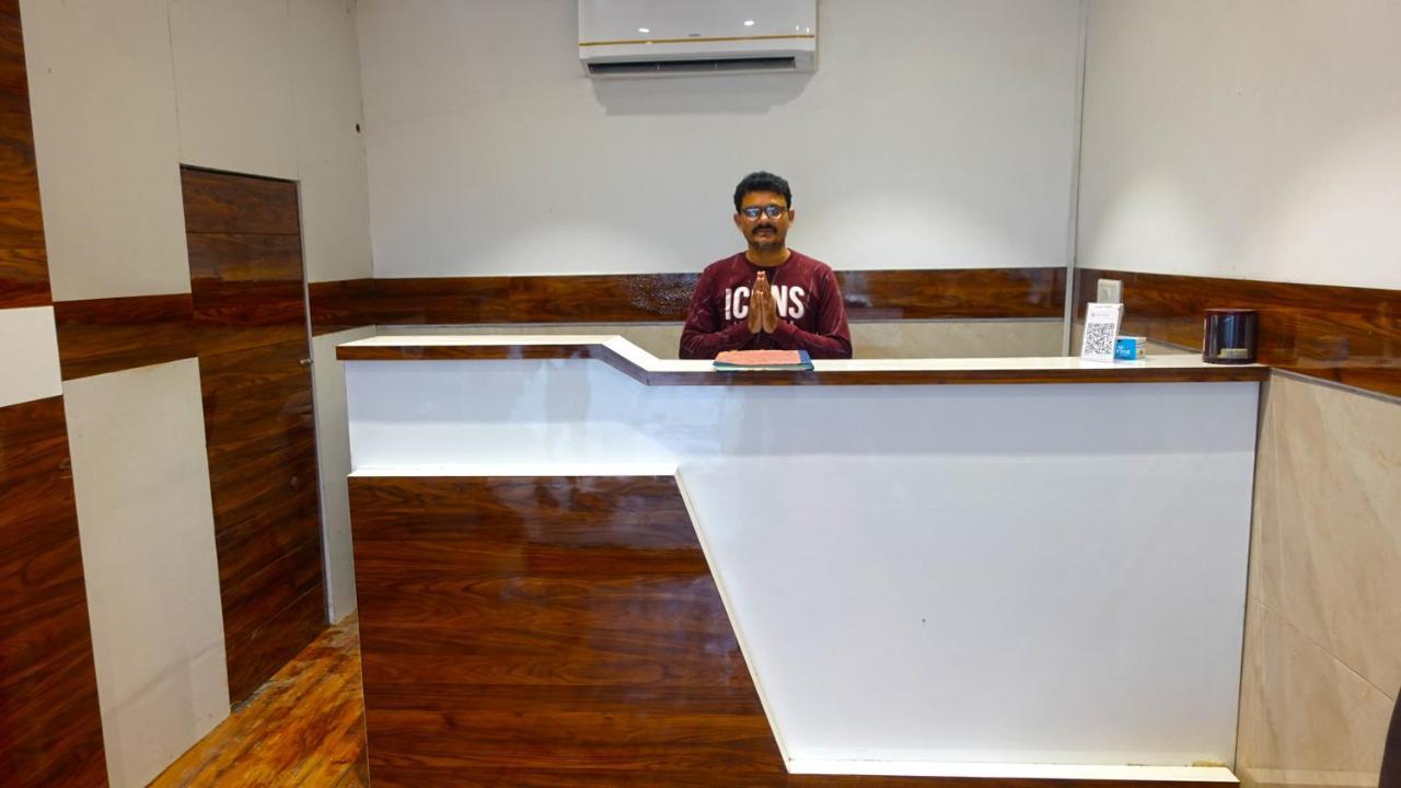 Hotel Palms Residency, Chembur Mumbai Bagian luar foto