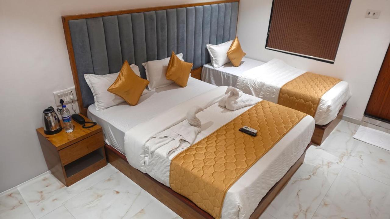 Hotel Palms Residency, Chembur Mumbai Bagian luar foto