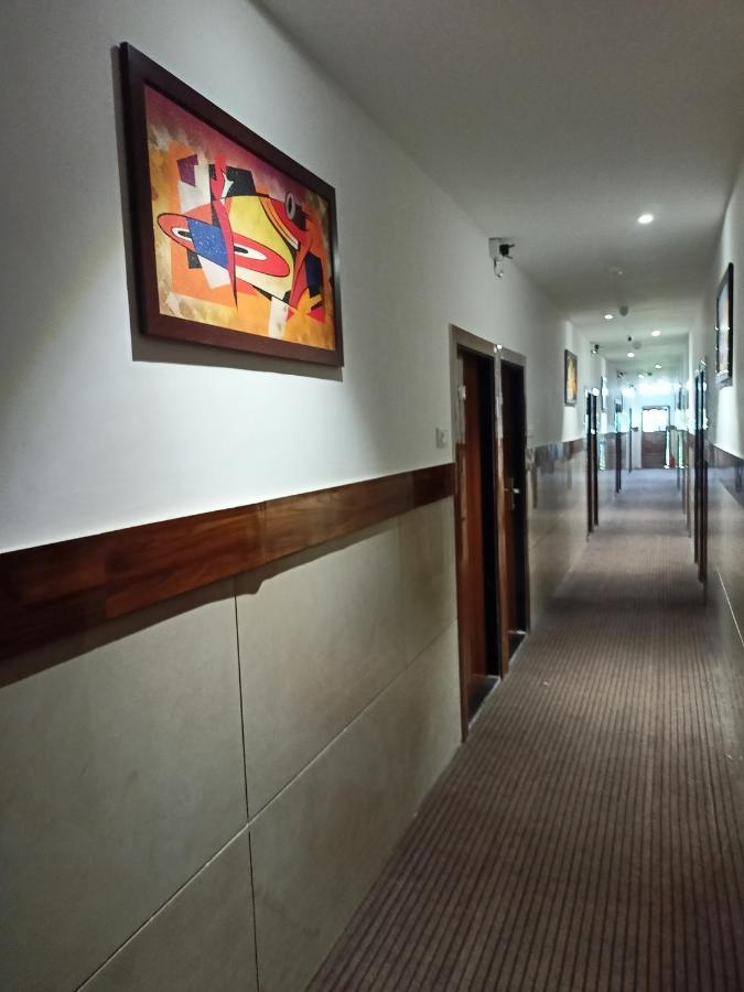 Hotel Palms Residency, Chembur Mumbai Bagian luar foto